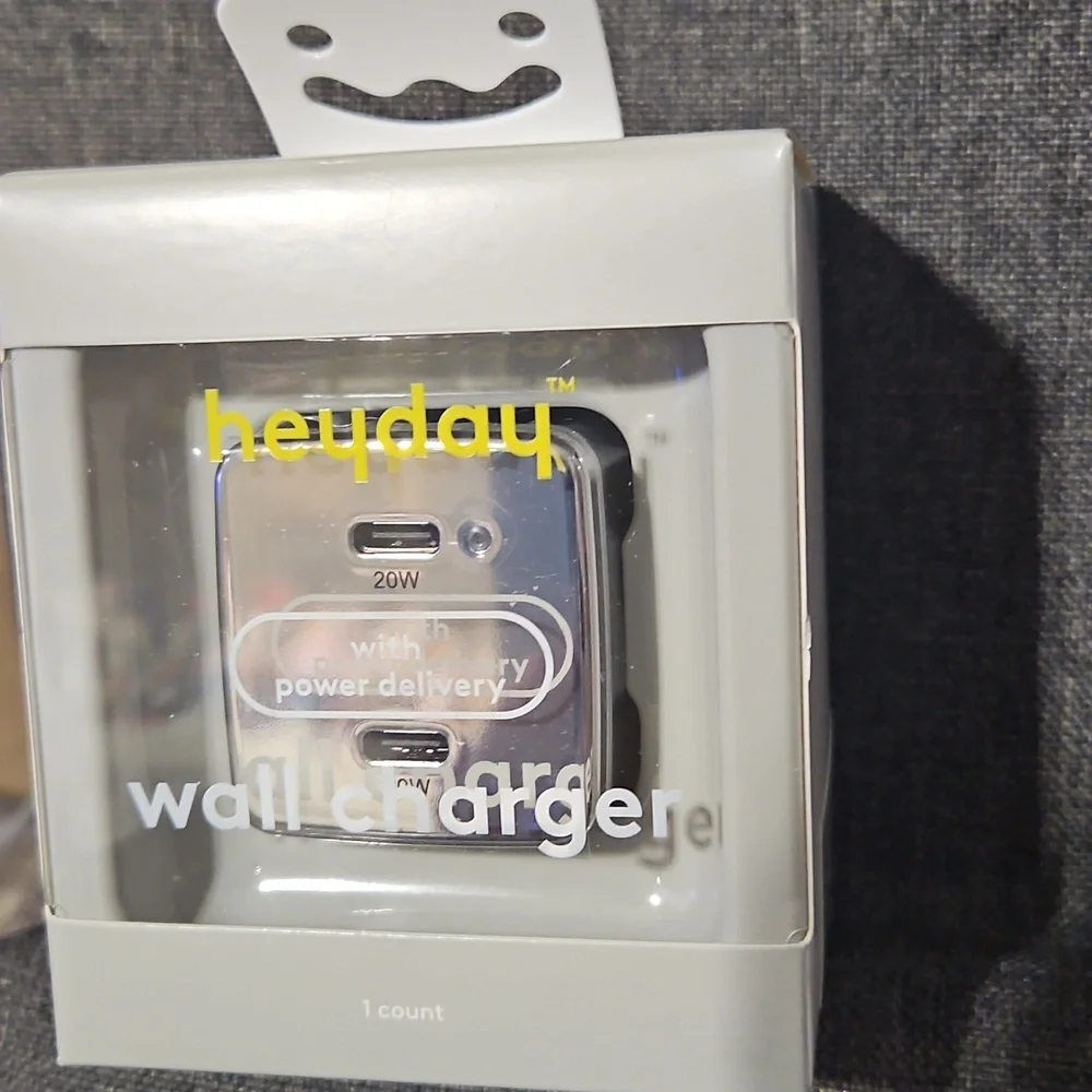 NWT Heyday Wall Charger and 3ft Fast Charging Cable - Gray Set